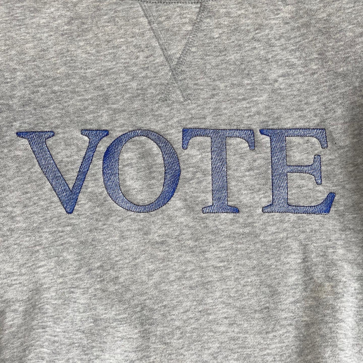VOTE thumb hole crewneck sweatshirt